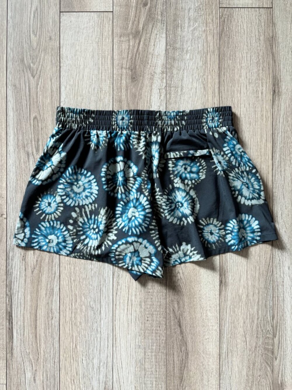 Toad&Co Sunkissed Pull On Shorts Big Sky Blue Tie Dye Womens Medium Gorpcore - Picture 8 of 13